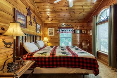 Campfire Lodge upper level bedroom with queen size bed