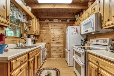 Striking in the Smokies fully furnished kitchen