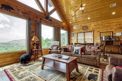 Bear's View living room and dining area