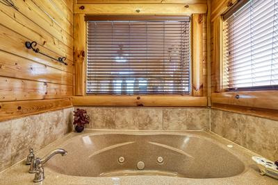 Bear's View master bathroom with Whirlpool tub