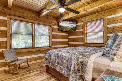 Secluded Summit master bedroom with king size bed and flat screen TV