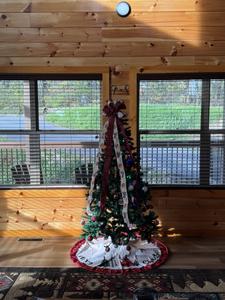 Cozy Cub Cabin Winterfest and holiday decorations