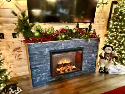 MounTown Moments Vista Winterfest and holiday decorations