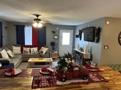 Four Bearoom Cottage Winterfest decorations