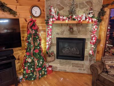 Getaway Mountain Lodge Winterfest and holiday decorations