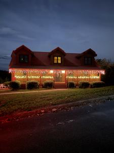 A Cabin of Dreams Winterfest decorations