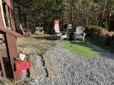 Baby Bear Cabin Winterfest decorations