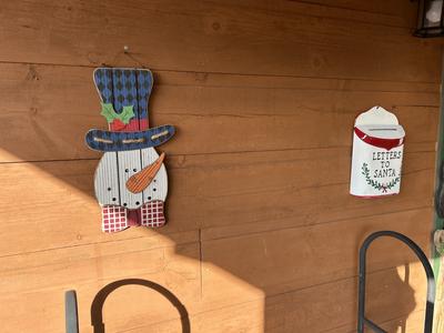 Baby Bear Cabin Winterfest decorations