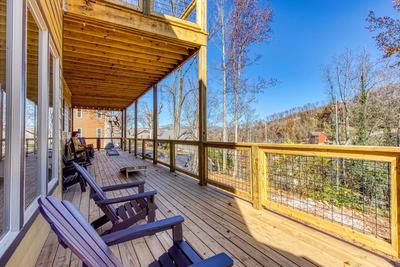 The Lodge at Burg Hill covered main level deck