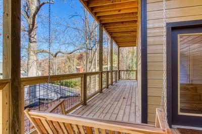 The Lodge at Burg Hill covered deck