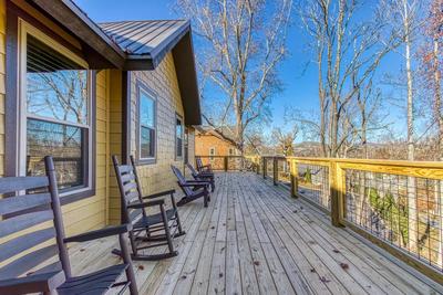 The Lodge at Burg Hill mountain views from the open back deck 