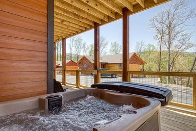 The Manor at Burg Hill hot tub on covered deck 