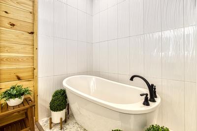 Midnight Bowling lower level bathroom with soaking tub