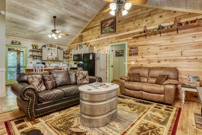 Sweet Tennessee Charm living room and fully furnished kitchen