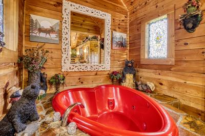 Wet and Wild heart shaped Jacuzzi with bear decorations