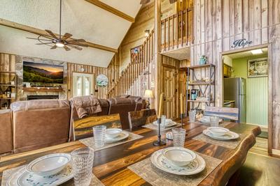 Heavenly Gaze dining room, kitchen, and living room