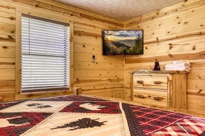 Heavenly Gaze upper level bedroom with king size bed and 42 inch TV