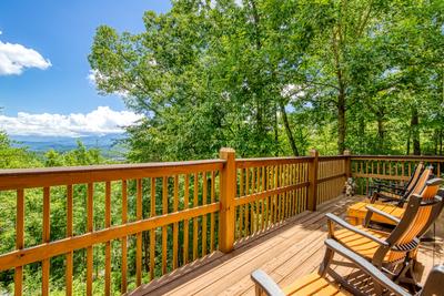 Heavenly Gaze back deck with mountain views