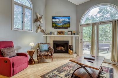 Feathers and Fur living room with 42 inch TV