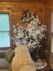 Cabin Fever Holiday decorations