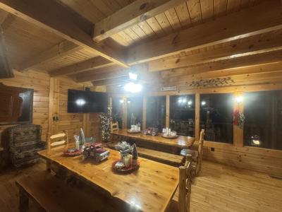 Katies Lodge Winterfest decorations