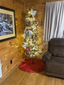 Katies Lodge Winterfest decorations