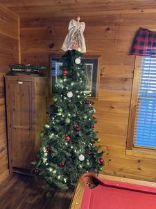 Black Bear Lodge Winterfest decorations