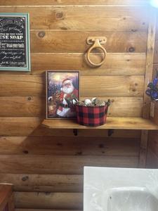 Honey Dreams Winterfest decorations