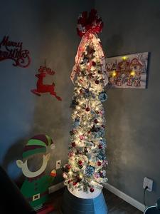 Wolff Lodge holiday decorations