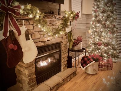 The Playful Bear holiday decorations