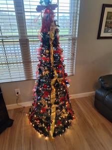 Lee's Creekside Winterfest decorations