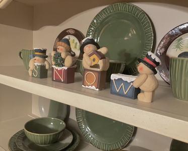 Forest Hollow Winterfest decorations