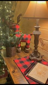 Forest Hollow holiday decorations