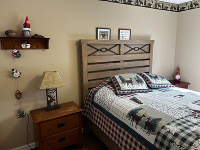 Pigeon River Retreat holiday decorations