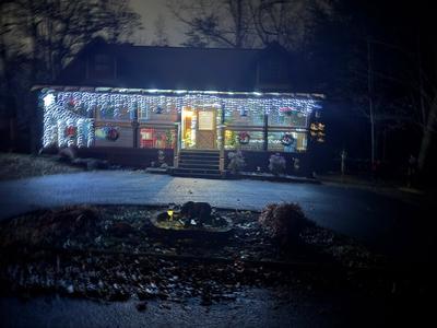 Sweet Tennessee Charm Winterfest decorations