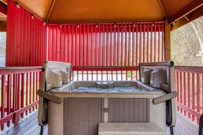Ole Red hot tub