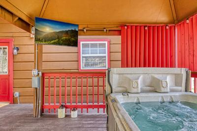 Ole Red covered hot tub deck