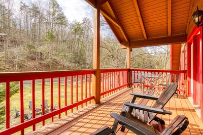Ole Red upper level covered front deck