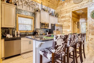 Firefly Strike Retreat fully furnished kitchen and kitchen island