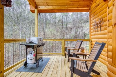 Firefly Strike Retreat main level deck with gas grill