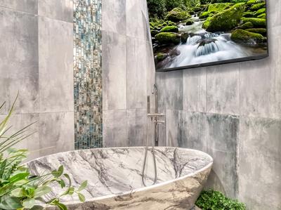 Firefly Strike Retreat lower level bathroom with spa soaking tub