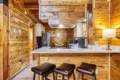 Sweet Dreams bar top and fully furnished kitchen