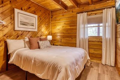 Sweet Dreams main level bedroom with queen size bed