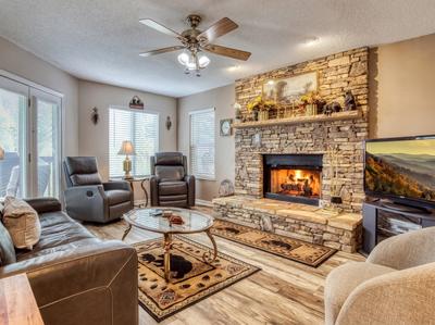 Triple the Mountain View living room with recliners