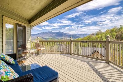 Triple the Mountain View upper level deck with panoramic mountain views