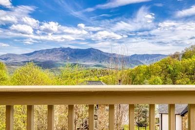 Triple the Mountain View panoramic mountain views