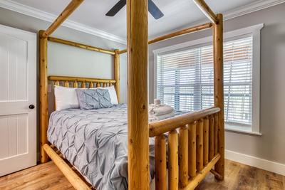 Mountain Lake Home bedroom with queen size bed