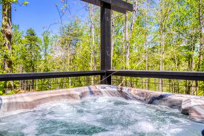Mountain Lake Home hot tub
