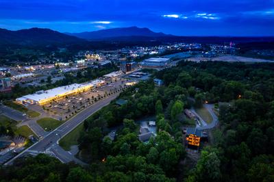 Honey Bear aerial view showing location to the Ripley Experience in Pigeon Forge
