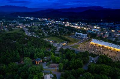 Honey Bear Aerial view showing location to the Great Smoky Mountains